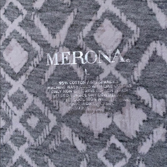 Criss cross top with pattern - Picture 3 of 3